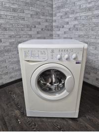 Стиральная машина Indesit WIL 83